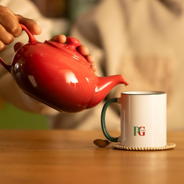 PG Tips Original English Breakfast, 400 Tea Bags 1.16kg, Black Tea, Lipton Teas and Infusions UK Limited. Sold by Teas.co.uk.