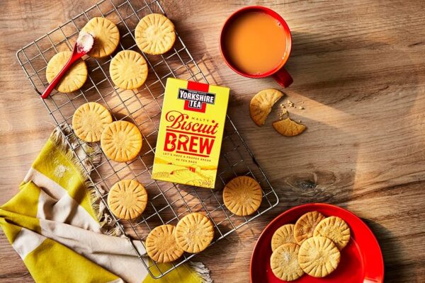 Www-Teas-Co-Uk-Yorkshire-Tea-Biscuit-Brew-40-Tea-Bags-112G-615357123403-Lifestyle Yorkshire Tea Biscuit Brew, 40 Tea Bags 112G