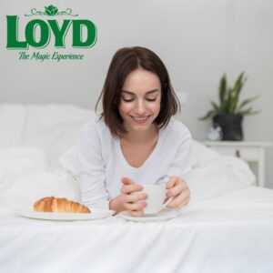 Loyd Earl Grey 20 Tea Bags 35G Woman Inspecting, loose tea detail, available at teas.co.uk
