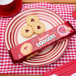 Jammie Dodgers Raspberry Flavour Biscuits, 140g, pack shot 4, available at teas.co.uk
