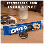 Oreo Cookie Dough Flavour Cocoa Sandwich Biscuit Pack, 157g, pack shot 3, available at teas.co.uk